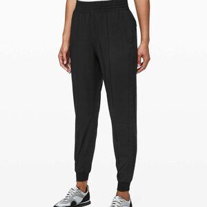 Lululemon Wanderer Jogger Black, Size 12